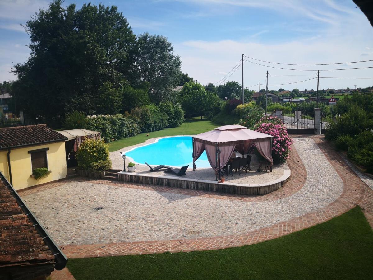 B&B Il Martin Pescatore Bagnolo San Vito Екстер'єр фото