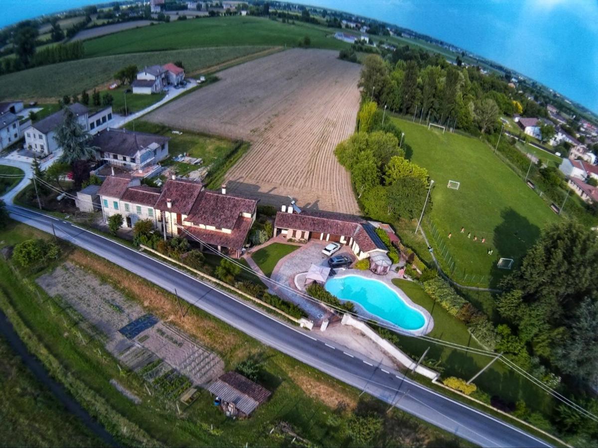 B&B Il Martin Pescatore Bagnolo San Vito Екстер'єр фото